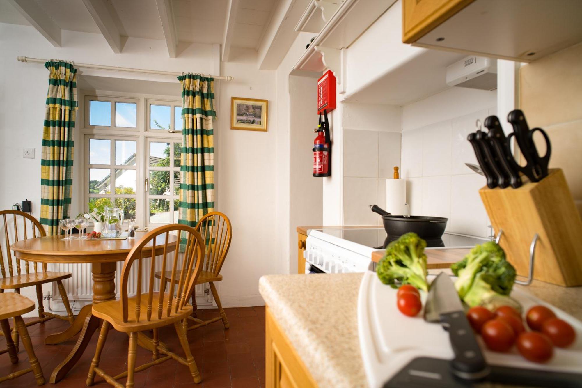 Garden Cottage Newcastle Emlyn Bagian luar foto